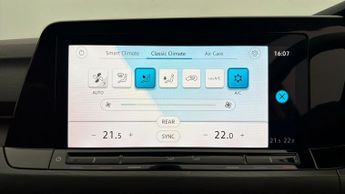 Volkswagen Golf STYLE ETSI DSG