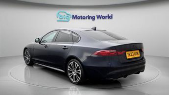 Jaguar XF R-DYNAMIC SE BLACK