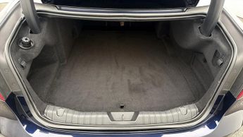 Jaguar XF R-DYNAMIC SE BLACK