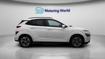 Hyundai KONA PREMIUM