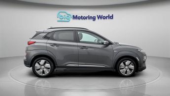 Hyundai KONA PREMIUM SE