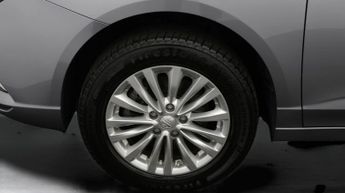MG MG5 EXCLUSIVE