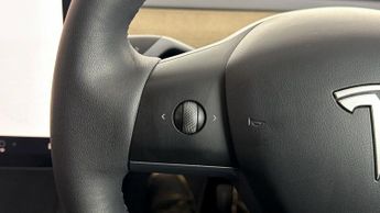 Tesla Model Y BASE