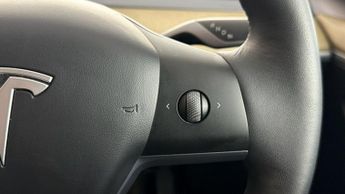 Tesla Model Y BASE