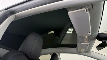 Tesla Model Y BASE