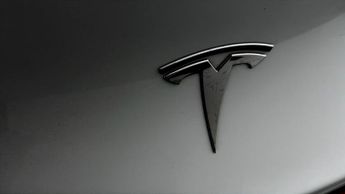 Tesla Model Y BASE