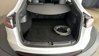 Tesla Model Y BASE