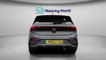 CUPRA Born V1