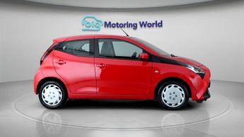 Toyota AYGO VVT-I X-PLAY X-SHIFT