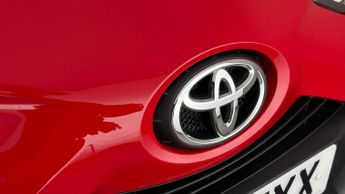 Toyota AYGO VVT-I X-PLAY X-SHIFT