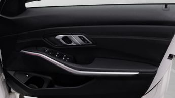 BMW 3 Series 330E M SPORT