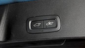 Volvo XC40 RECHARGE T4 PLUS