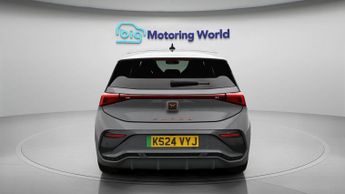 CUPRA Born V2
