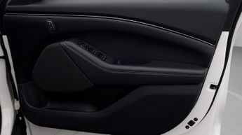 Ford Mustang Mach-E SELECT
