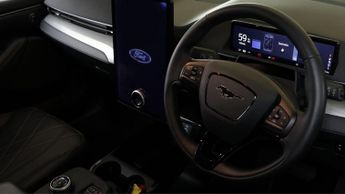 Ford Mustang Mach-E SELECT
