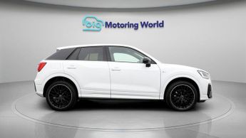 Audi Q2 TFSI S LINE BLACK EDITION