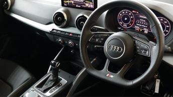 Audi Q2 TFSI S LINE BLACK EDITION
