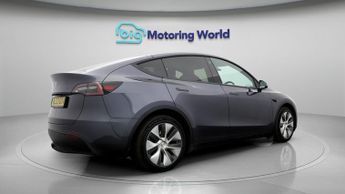 Tesla Model Y BASE