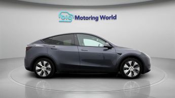Tesla Model Y BASE