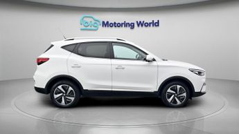 MG MG ZS TROPHY CONNECT