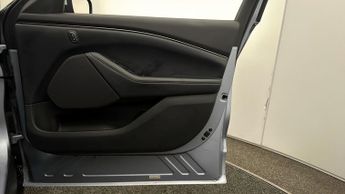 Ford Mustang Mach-E BASE