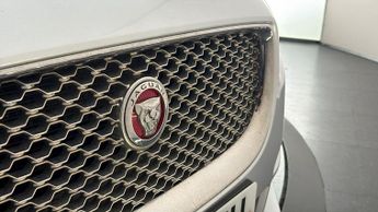 Jaguar XE D PORTFOLIO