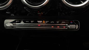 Mercedes-Benz GLA GLA 200 D SPORT