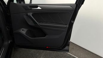 Volkswagen Tiguan R-LINE TSI DSG