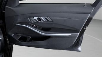 BMW 3 Series 330E M SPORT