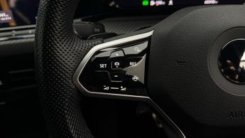 Volkswagen Golf R-LINE TDI DSG