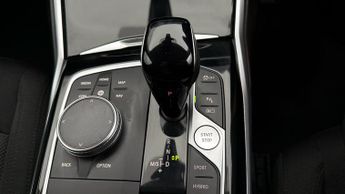 BMW 3 Series 330E SE PRO