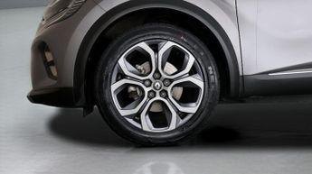 Renault Captur TECHNO E-TECH