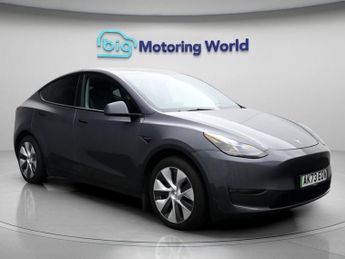 Tesla Model Y LONG RANGE AWD