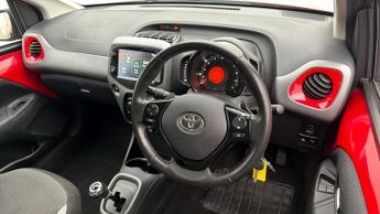 Toyota AYGO VVT-I X-PLAY X-SHIFT TSS