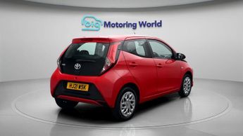 Toyota AYGO VVT-I X-PLAY X-SHIFT TSS