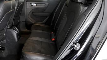 Volvo XC40 RECHARGE T4 R-DESIGN