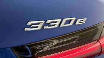 BMW 3 Series 330E M SPORT