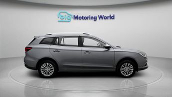 MG MG5 EXCLUSIVE