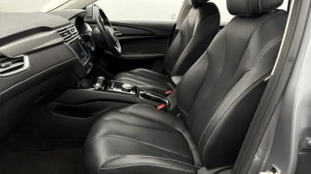 MG MG5 EXCLUSIVE