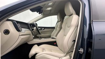 Volvo XC60 B4 PLUS AWD