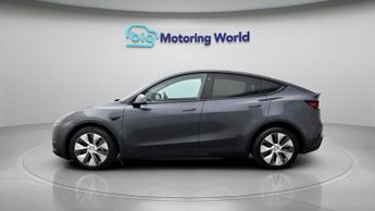 Tesla Model Y LONG RANGE AWD