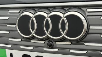 Audi Q4 e-tron S LINE