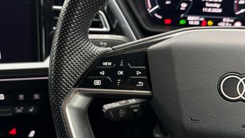 Audi Q4 e-tron S LINE