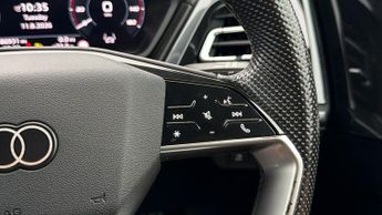 Audi Q4 e-tron S LINE