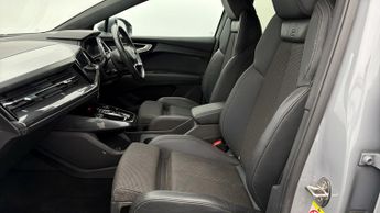 Audi Q4 e-tron S LINE