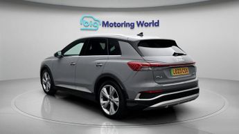 Audi Q4 e-tron S LINE