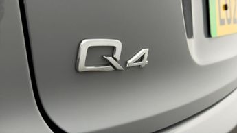 Audi Q4 e-tron S LINE