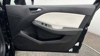 Renault Clio TECHNO E-TECH