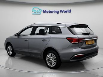MG MG5 EXCLUSIVE