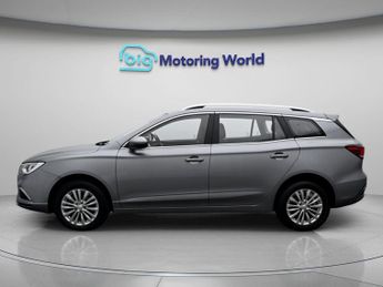MG MG5 EXCLUSIVE